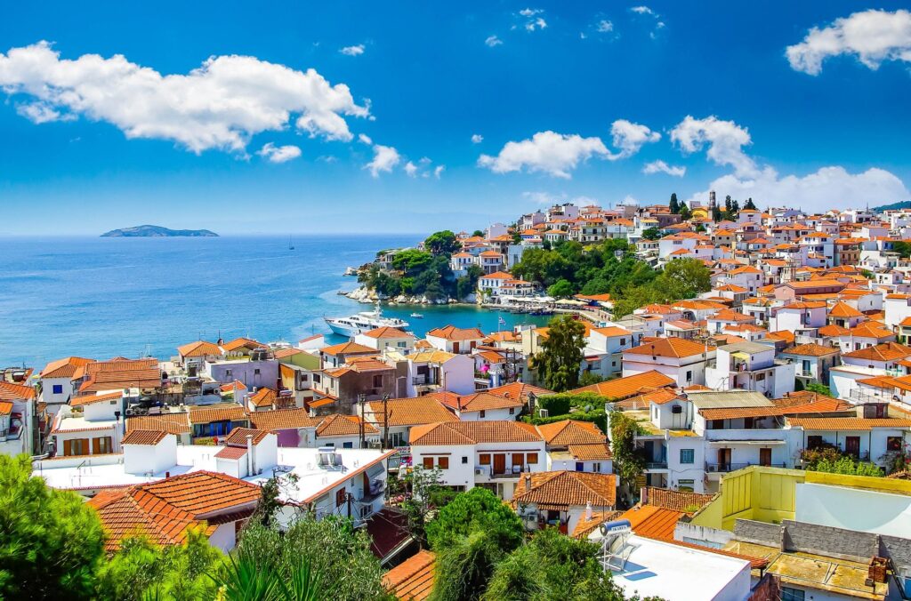 Island Hopping in Greece : Skiathos