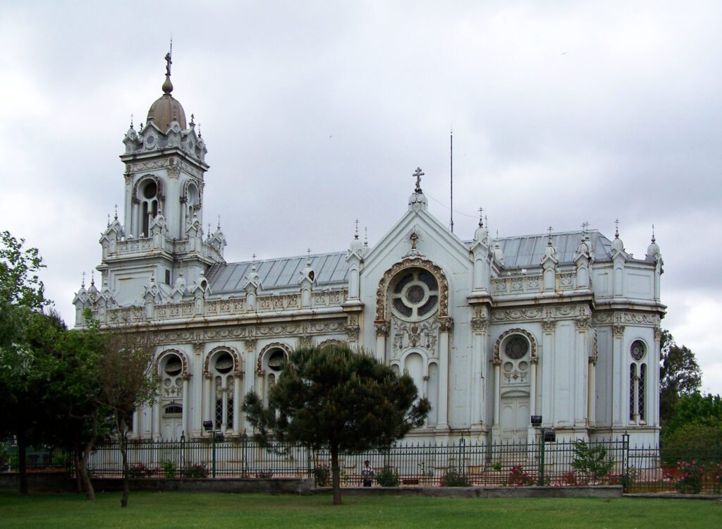 A Maze to amaze : Church of St Stephen of the Bulgars