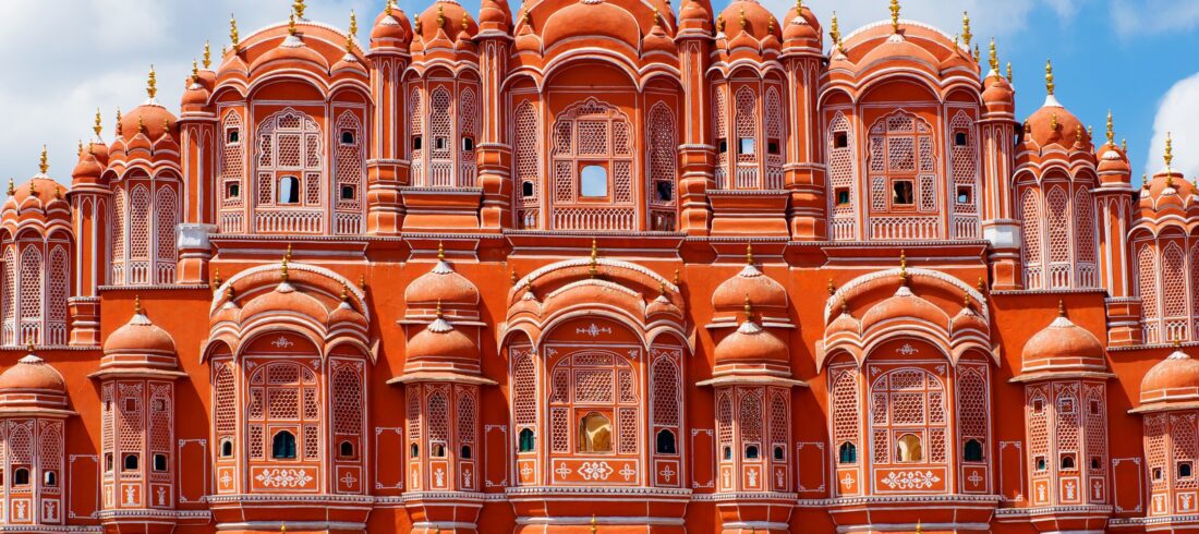 Hawa Mahal palace (Palace of the Winds) in Jaipur, Rajasthan