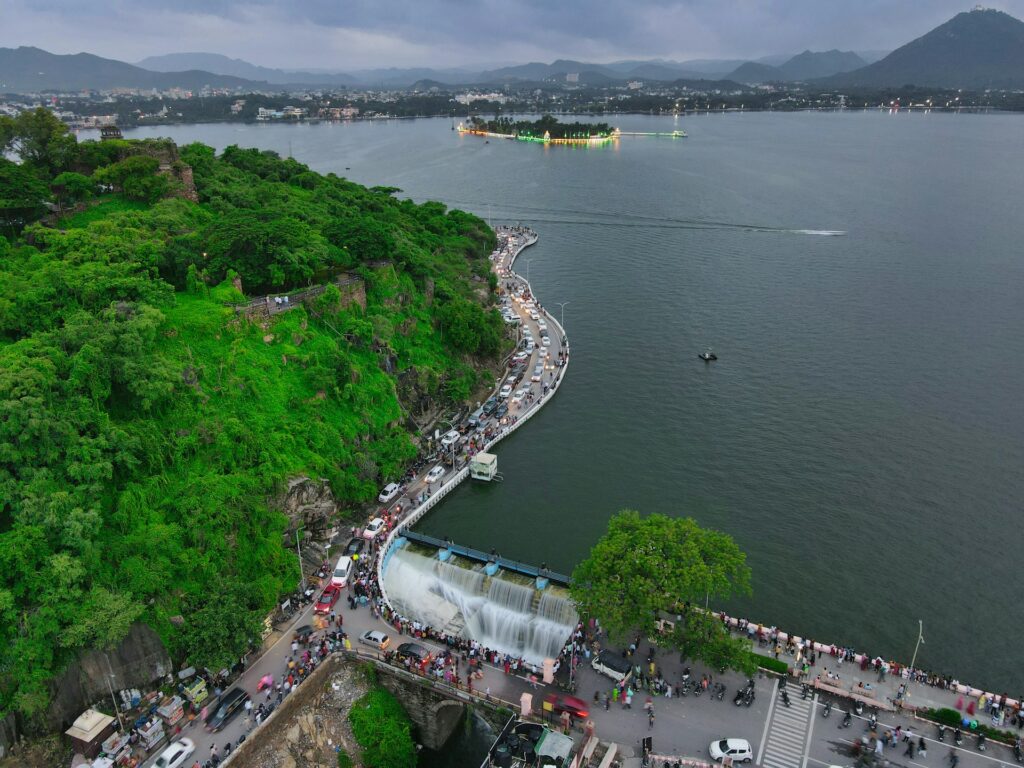 Best Places to Visit in Udaipur / Fateh Sagar Lake