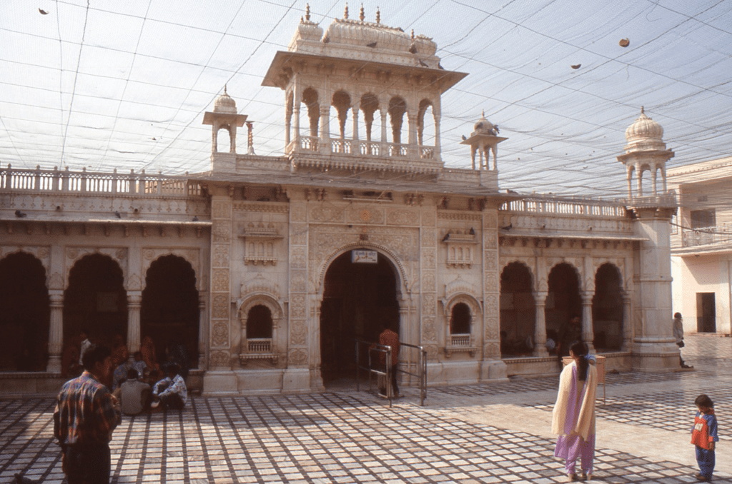 Top Places to Visit in Bikaner / Karni Mata Temple