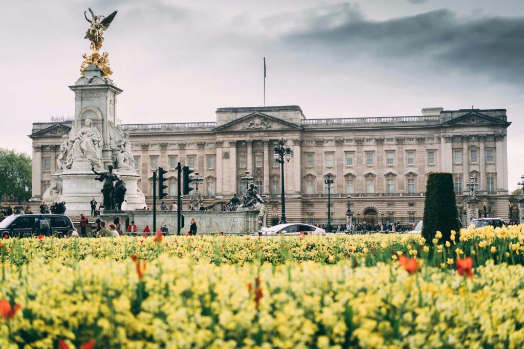 Best Things to Do in London/ Buckingham Palace