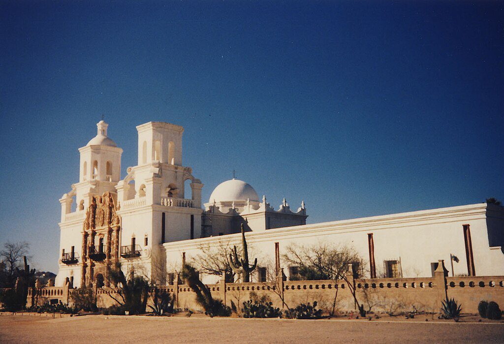 13 Best Places to Visit in Arizona / Mission San Xavier del Bac