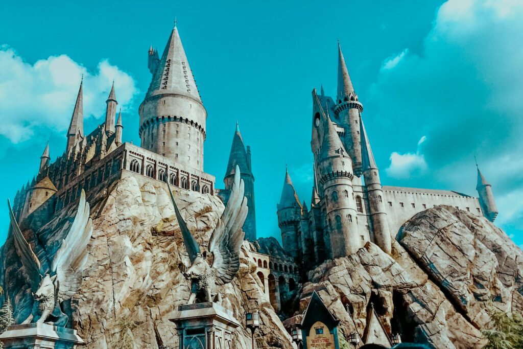 13 Best Places to Visit in Los Angeles / Traveling in to Hogwarts at Universal Studios Hollywood