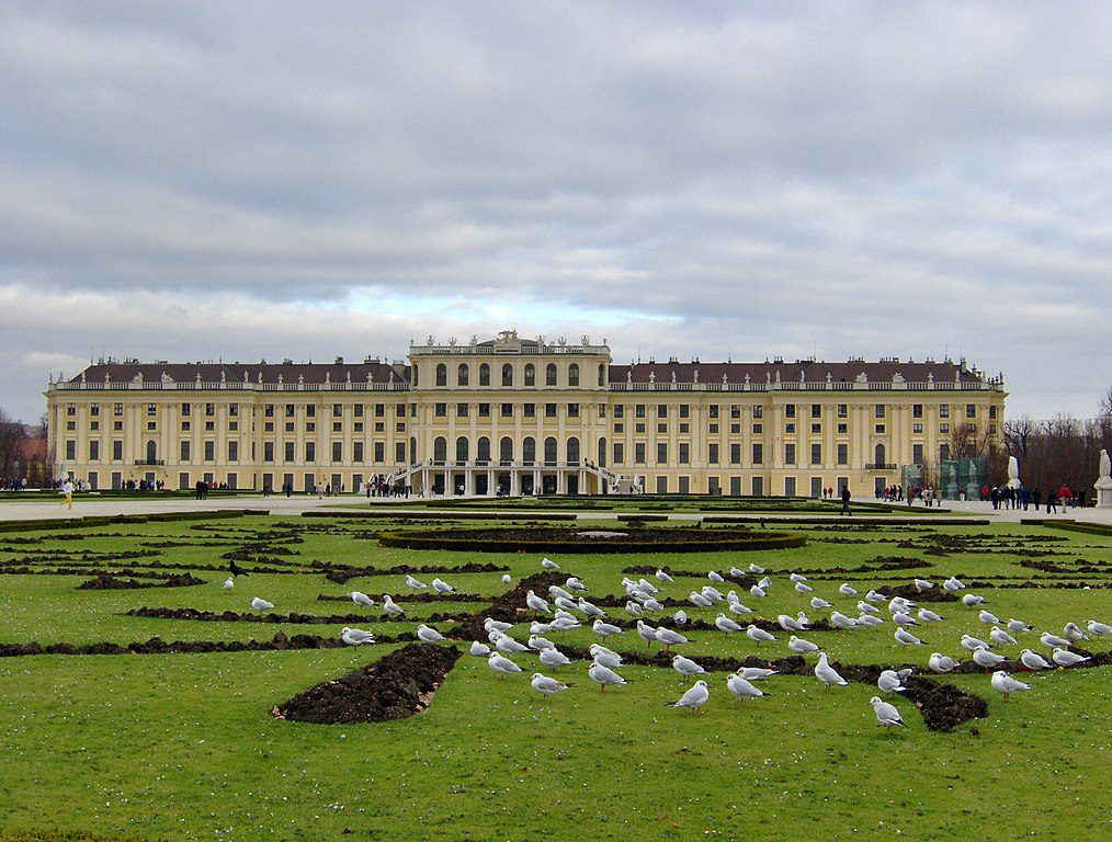 13 Best Things to Do in Vienna / Shönbrunn Palace