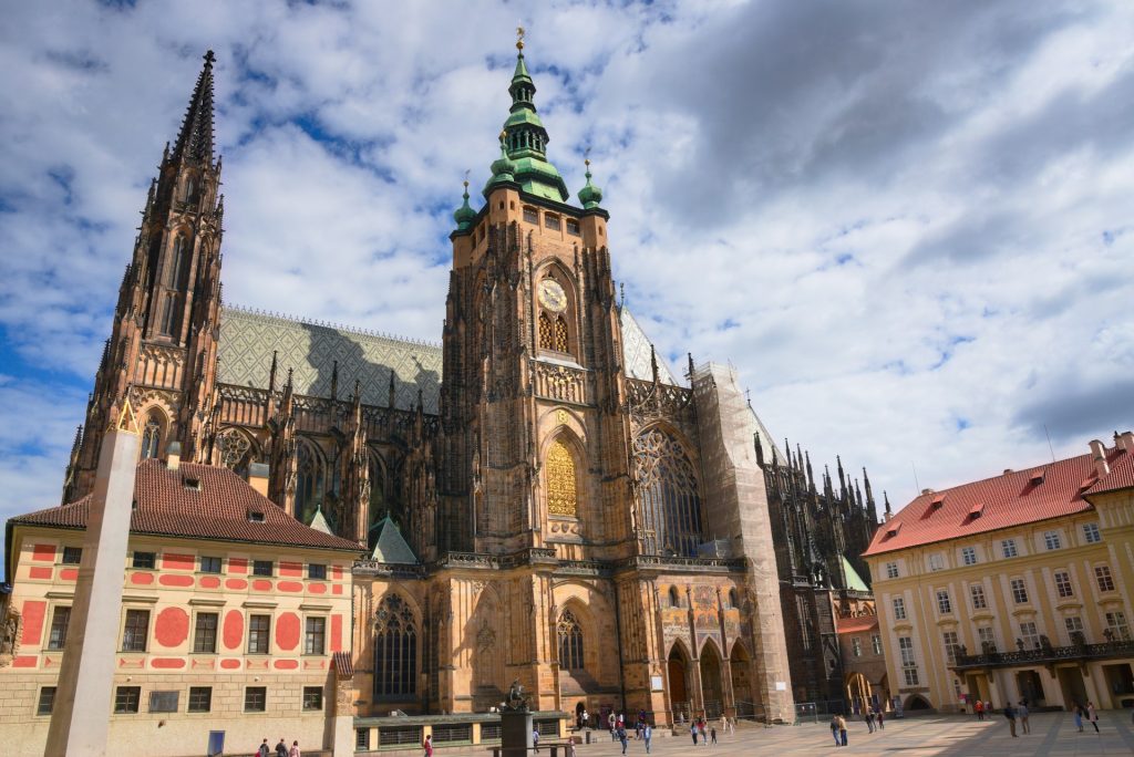 13 Best Things to Do in Prague / St. Vitus Cathedral