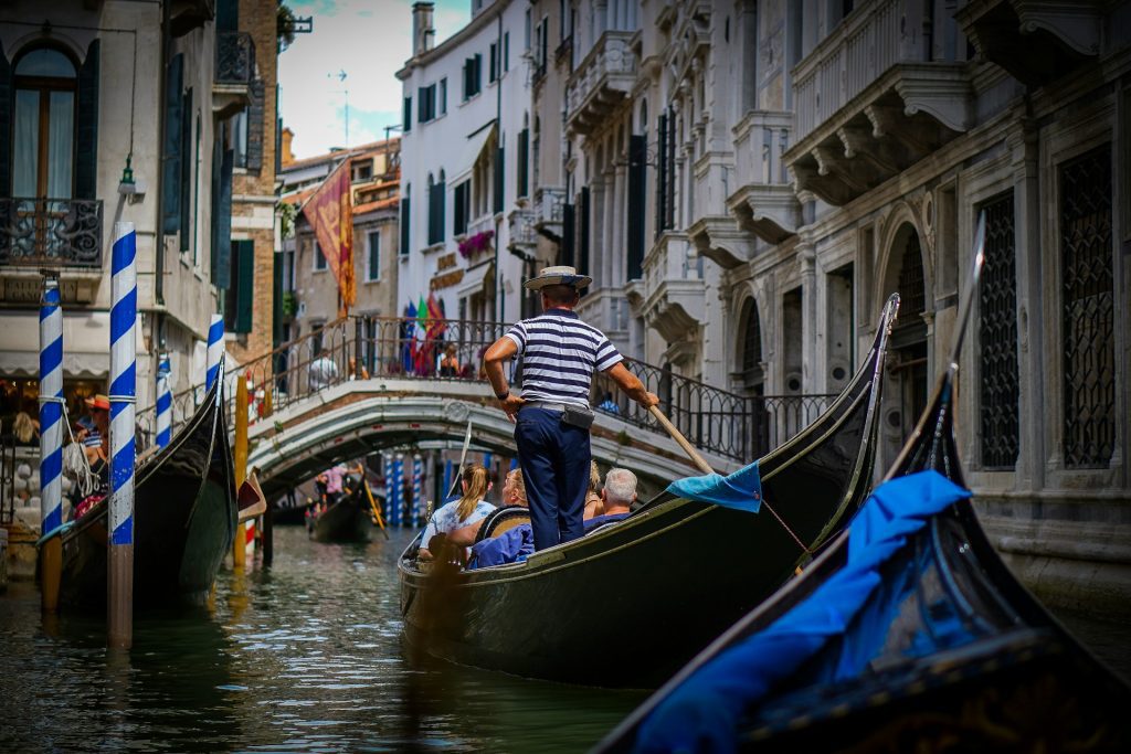 Best Tours of Italy for Couples / Gondola Riding in Venice