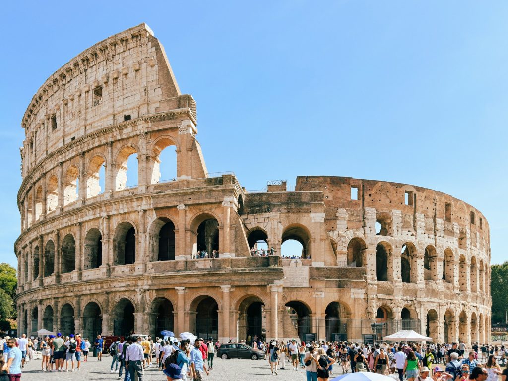 10 Day Italy Tour Package / The Colosseum