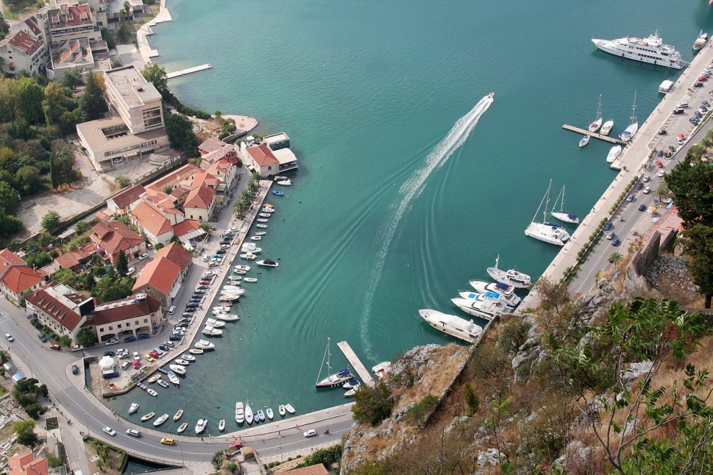 10 Best Things to Do in Kotor / The Ladder of Kotor