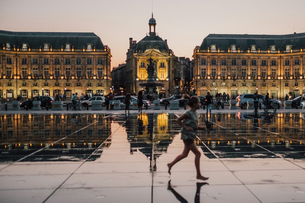 Escorted Tours France / Bordeaux is one of the most beautiful city in France and in the world. One of the best view of the city is from this “water mirror”.