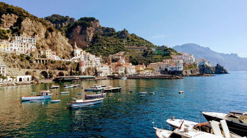 Benefits of Guided Tours for Seniors / Amalfi Coast, Italy