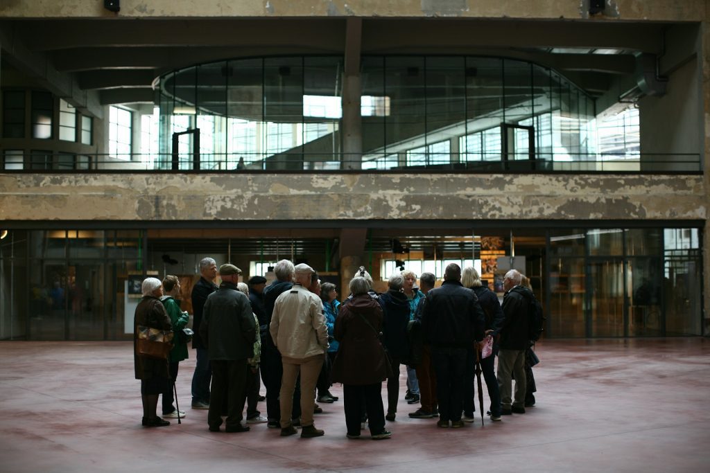 Benefits of Guided Tours for Seniors, Guided Tour